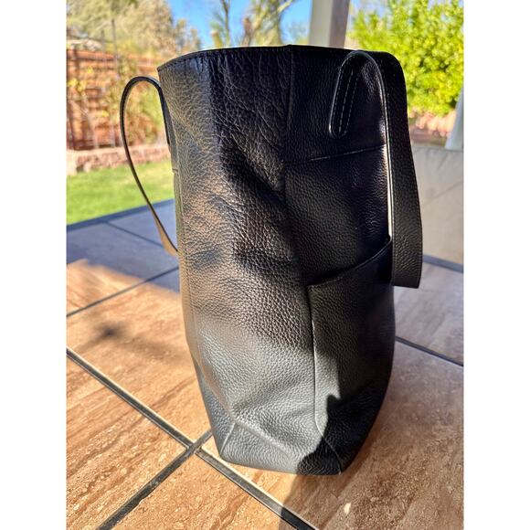 Fossil Black leather medium sized tote bag with pocket stylish classic design - Picture 1 of 5